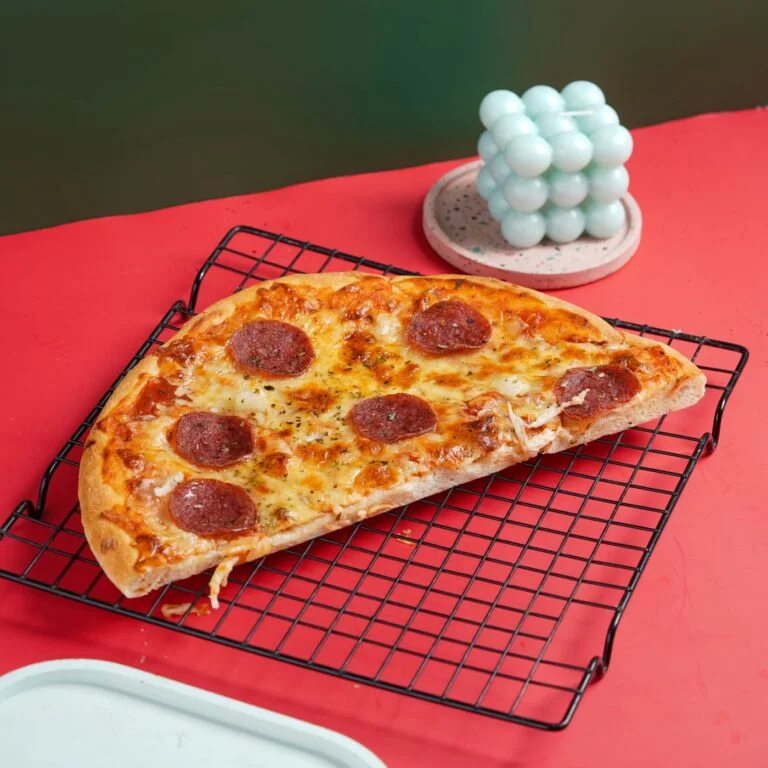 Pizza Pepperoni (Separuh)